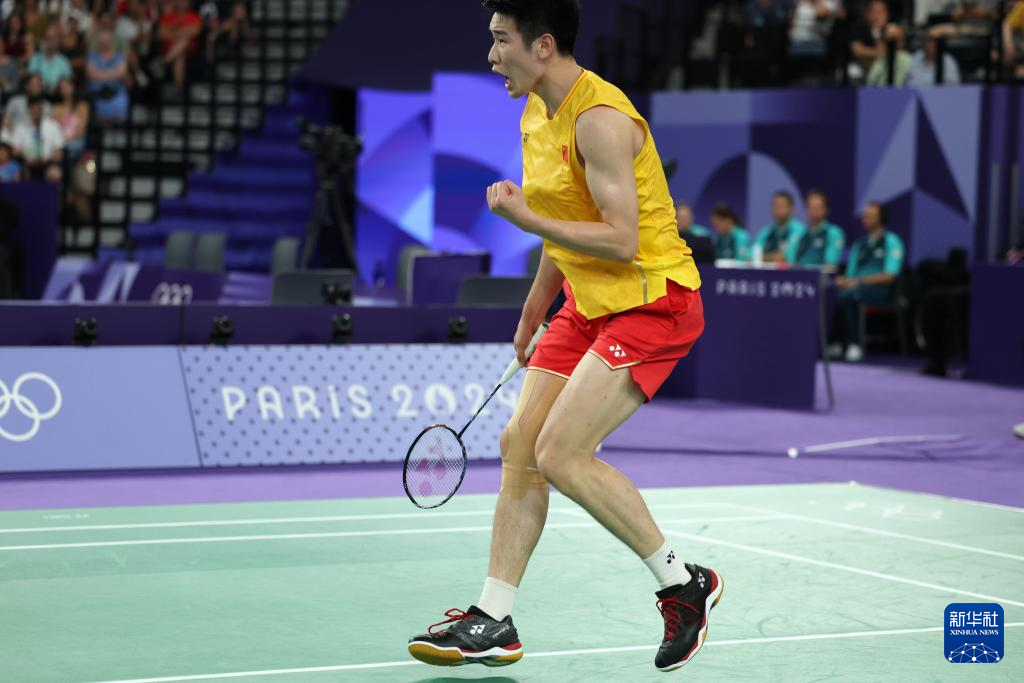 端对他的极 端对他的极