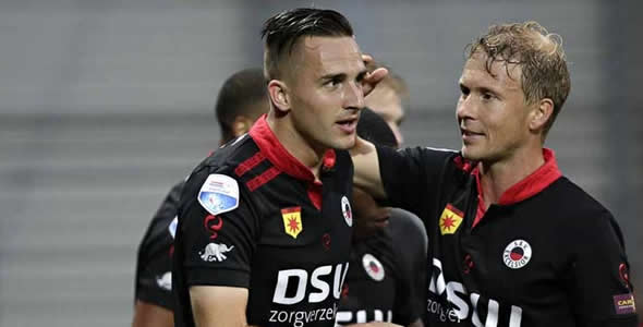 马刺队以 马刺队以