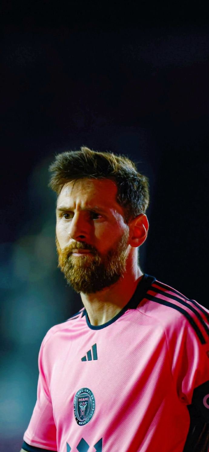 队的中场增 队的中场增